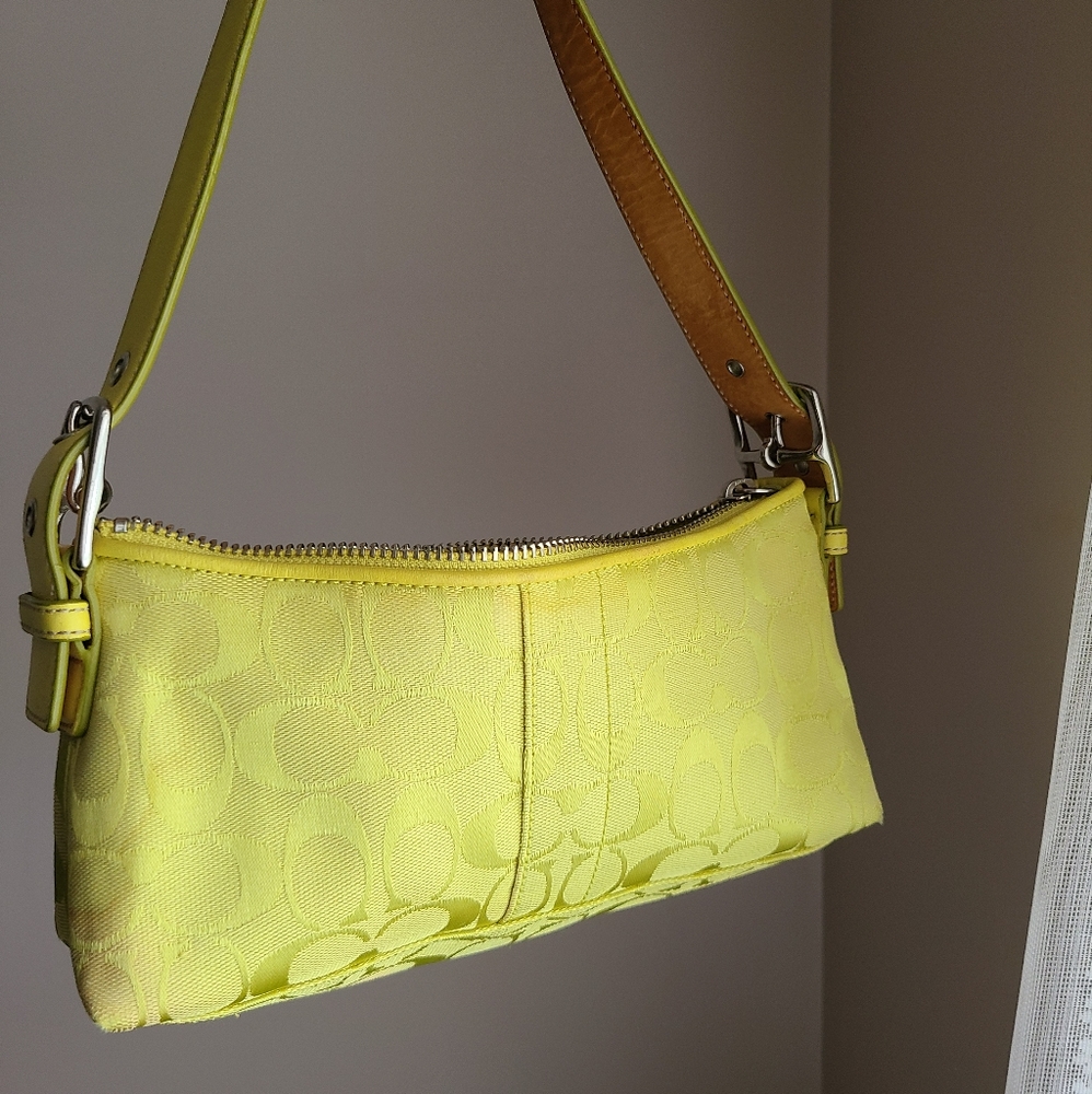 Coach East West Baguette / Demi bag